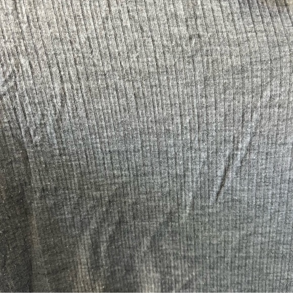Wild Fable Grey Basic Tee Size Medium - Picture 3 of 5